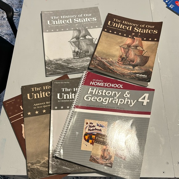 Abeka 4th grade History set - Picture 1 of 1